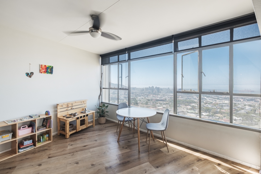 2 Bedroom Property for Sale in Vredehoek Western Cape